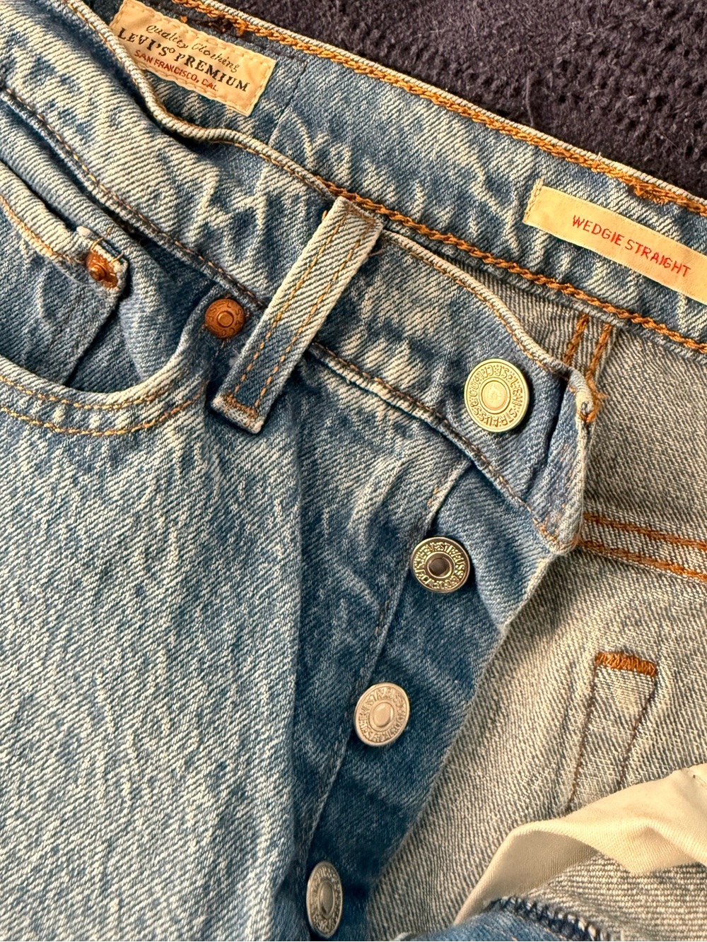 levi’s wedgie straight jeans - Picture 4 of 11